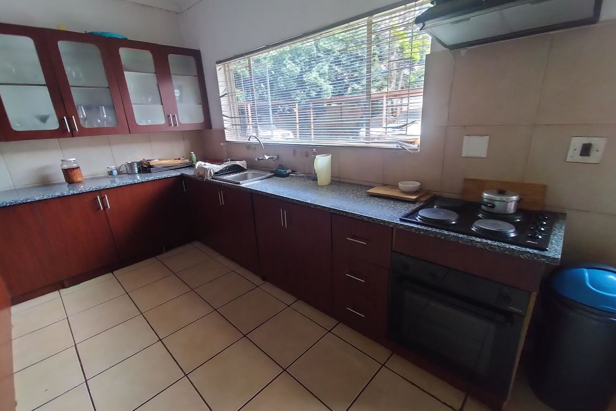 Spacious  Home with Pool, Lapa and Flatlet Potential in The Orchards - Photo 5