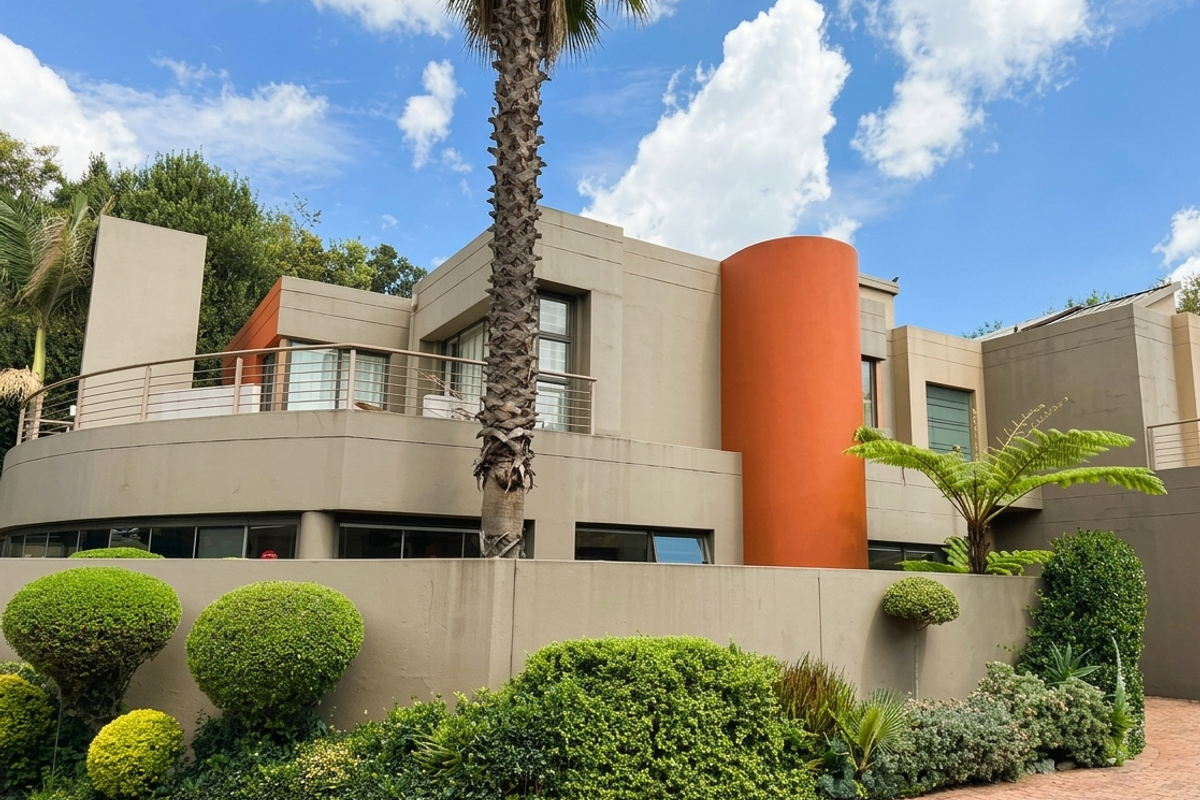 Modern 3 bedroom Cluster for sale in Bedfordview - Photo 2