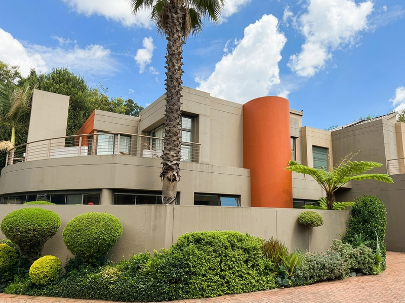 Modern 3 bedroom Cluster for sale in Bedfordview - Photo 2