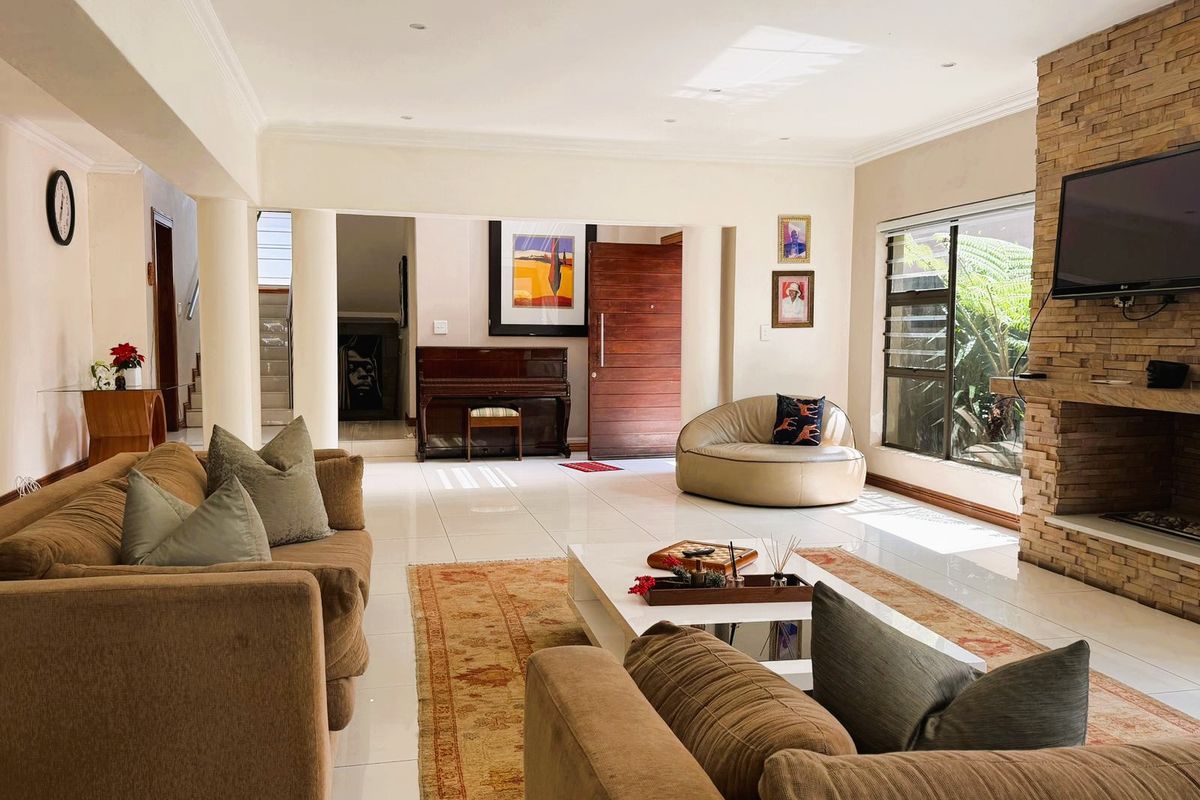 Modern 3 bedroom Cluster for sale in Bedfordview - Photo 4