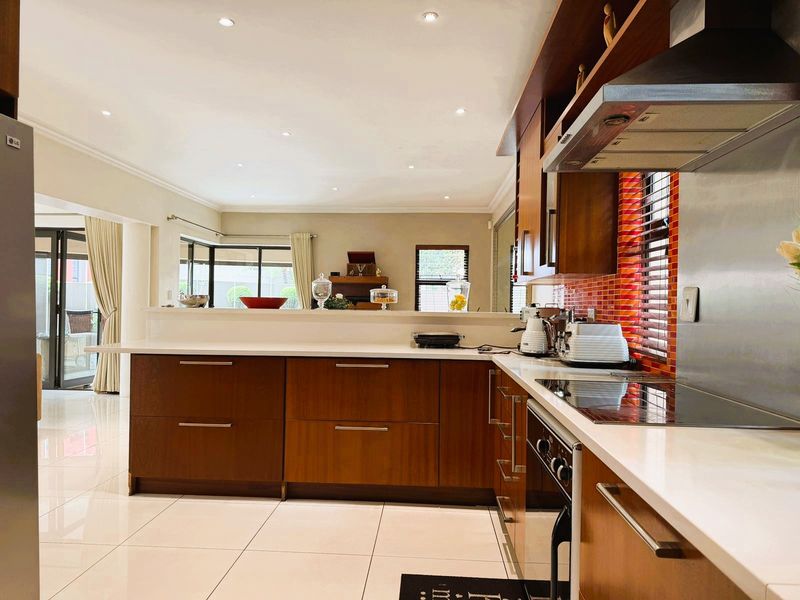 Modern 3 bedroom Cluster for sale in Bedfordview - Photo 10