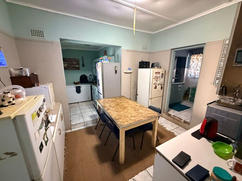 3-Bedroom Home with 2 Flatlets – Strong Investment Potential in Rouxpark - Photo 9