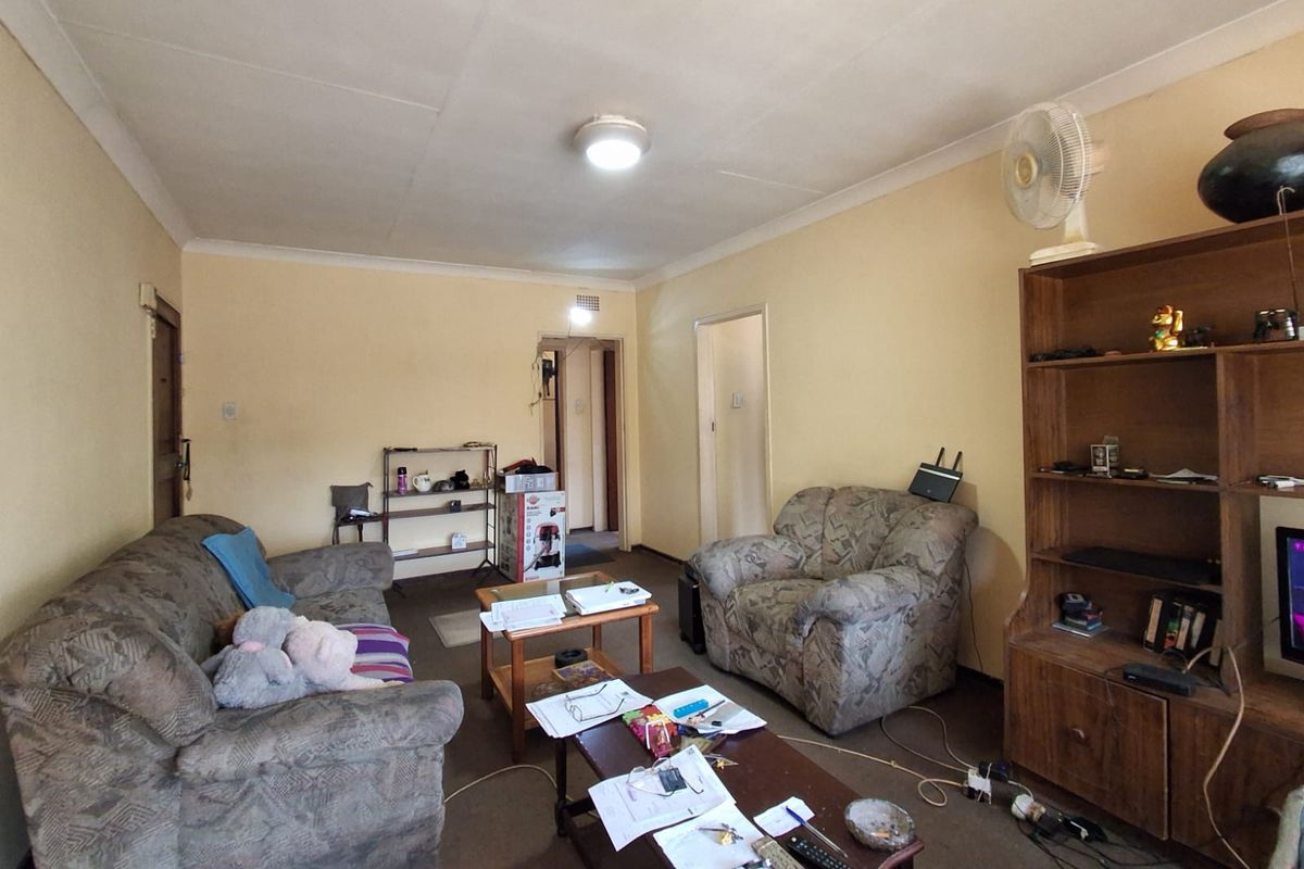 Priced to sell - Photo 2