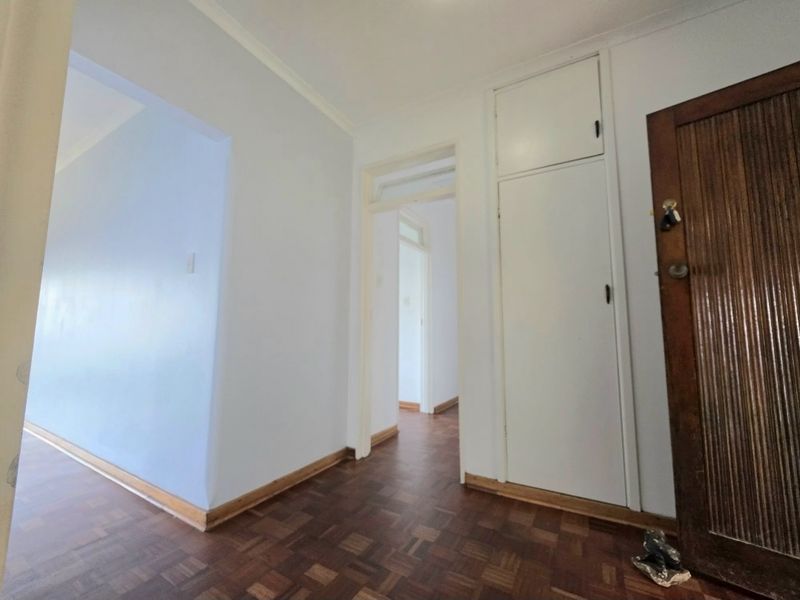 Charming Family Home with Stunning Sea View - Athlone Park - Photo 9