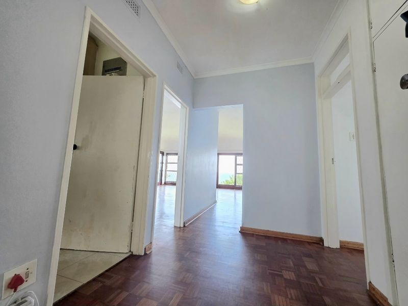 Charming Family Home with Stunning Sea View - Athlone Park - Photo 6