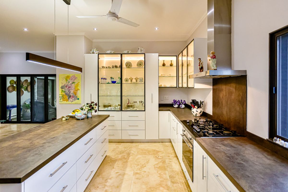 Stunning 4-bedroom home in secure Ballito Gardens Estate, perfect for family living & coastal bliss - Photo 4