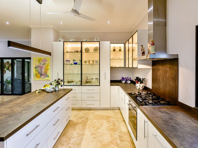 Stunning 4-bedroom home in secure Ballito Gardens Estate, perfect for family living & coastal bliss - Photo 4