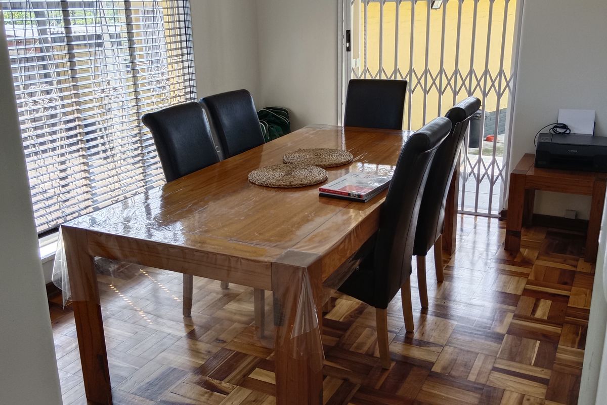 Neat 3-Bed Family Home with Pool & 4-Car Carport – Close to UKZN - Photo 3