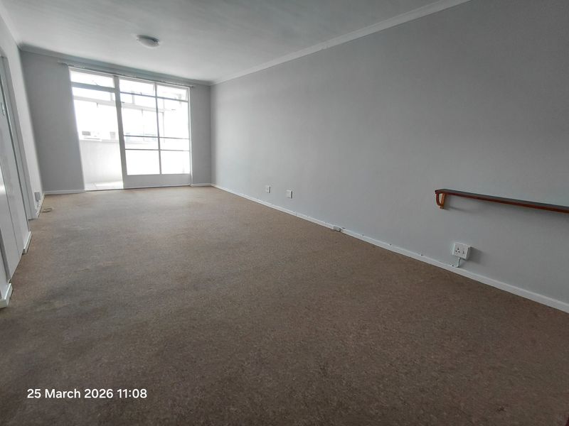 Estoril – Dickens Street, St Georges - Photo 9