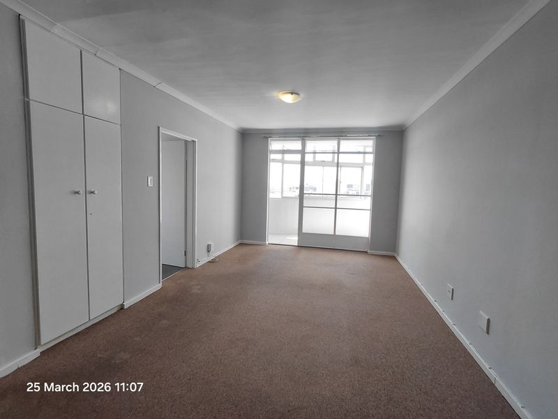 Estoril – Dickens Street, St Georges - Photo 8