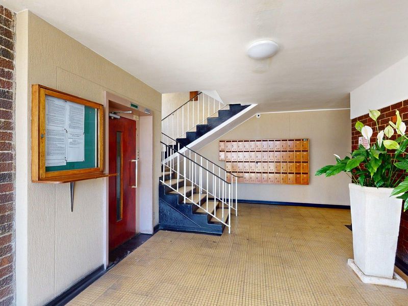 Estoril – Dickens Street, St Georges - Photo 2