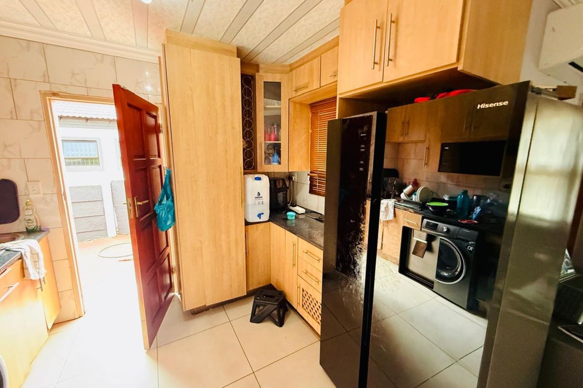 Modern Comfort in the Heart of The Orchards - Photo 4