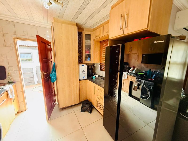 Modern Comfort in the Heart of The Orchards - Photo 4