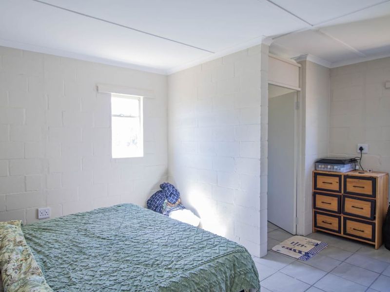a Bridge Over troubled waters, this newly renovated cottage has one on 1983m2 land. - Photo 10