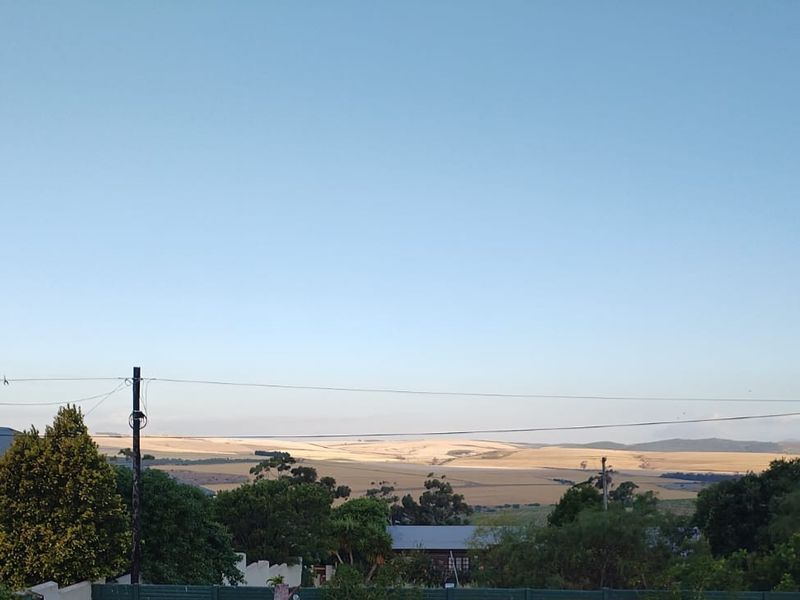 Good address, gentle slope plot, incredible sunrises - Photo 3