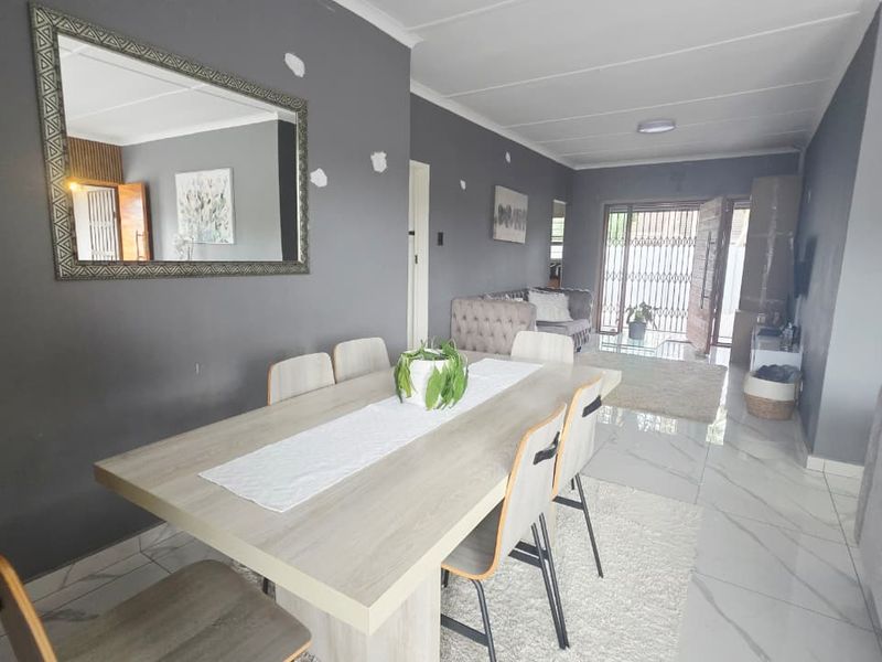 Elegant Family Home in the Heart of Meer En See - Photo 10