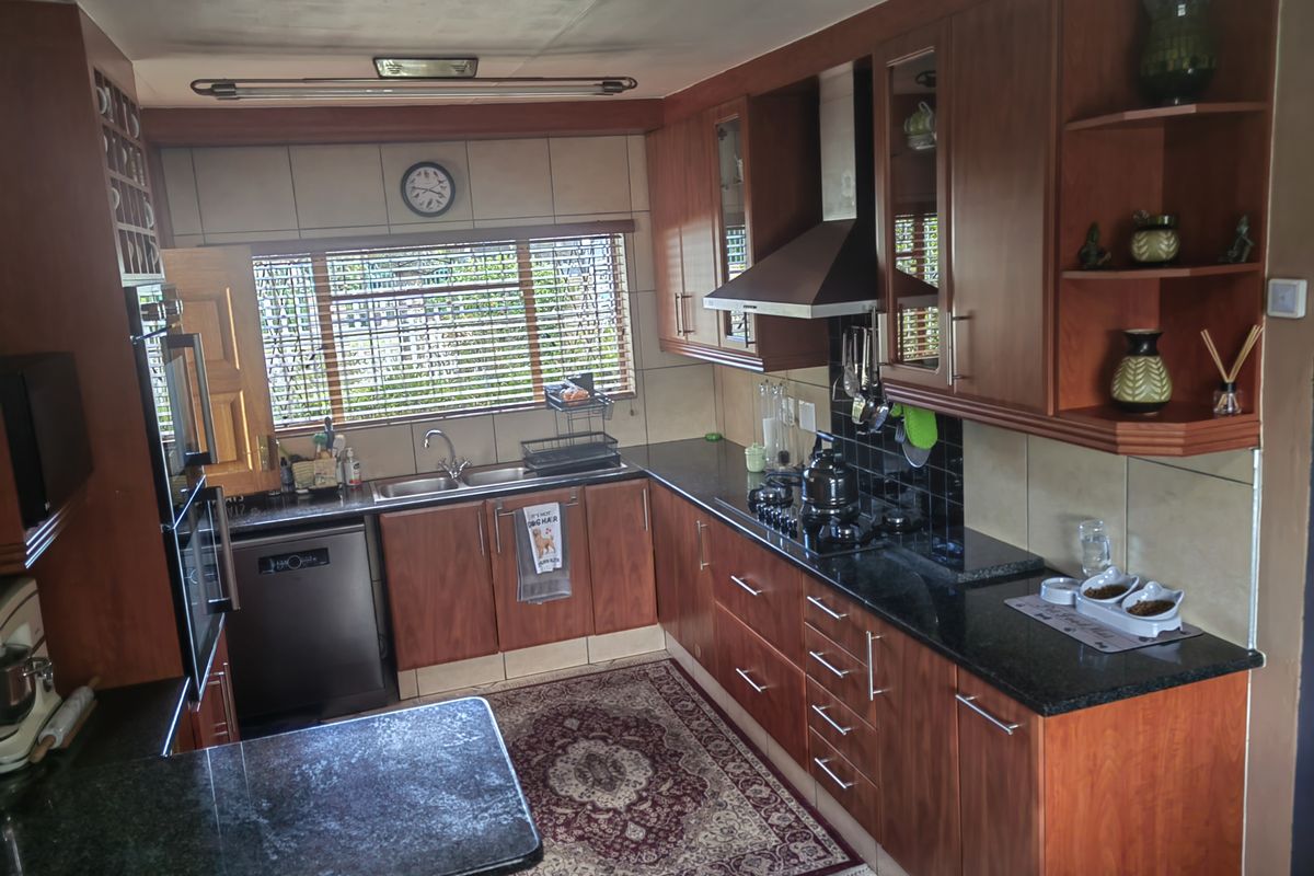 For the entertainer. Perfect blend of comfort and elegance beautiful lapa and swimming pool - Photo 4