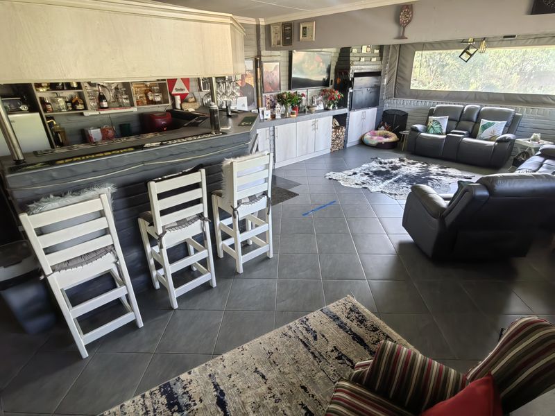 For the entertainer. Perfect blend of comfort and elegance beautiful lapa and swimming pool - Photo 2