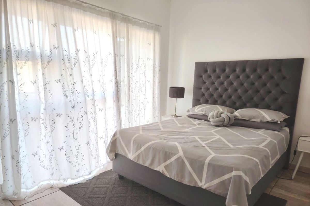 Charming 1-Bedroom Townhouse in the Heart of Meerensee - Photo 5