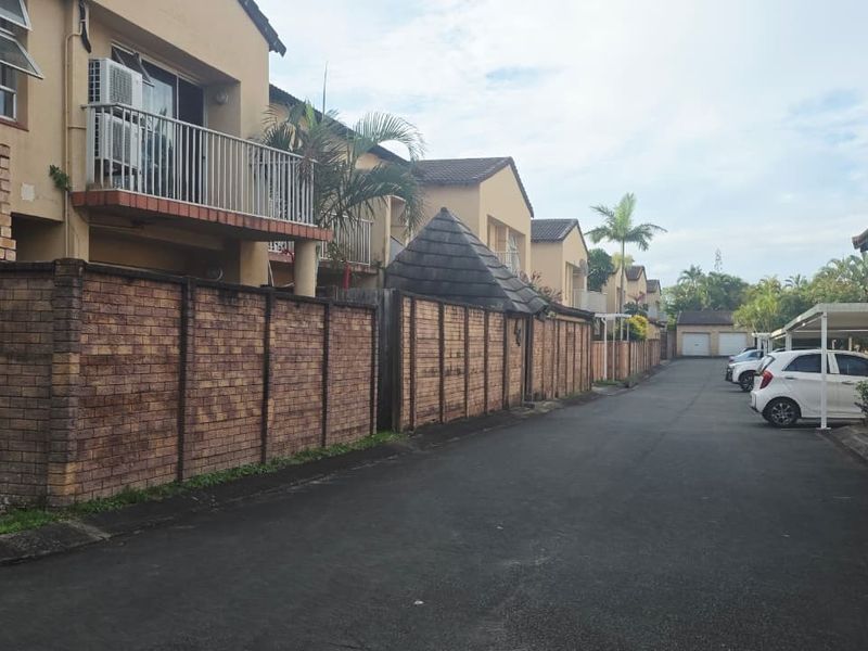 Charming 1-Bedroom Townhouse in the Heart of Meerensee - Photo 9