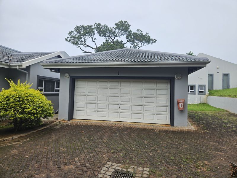 Stylish Estate Home With Private pool - Photo 2