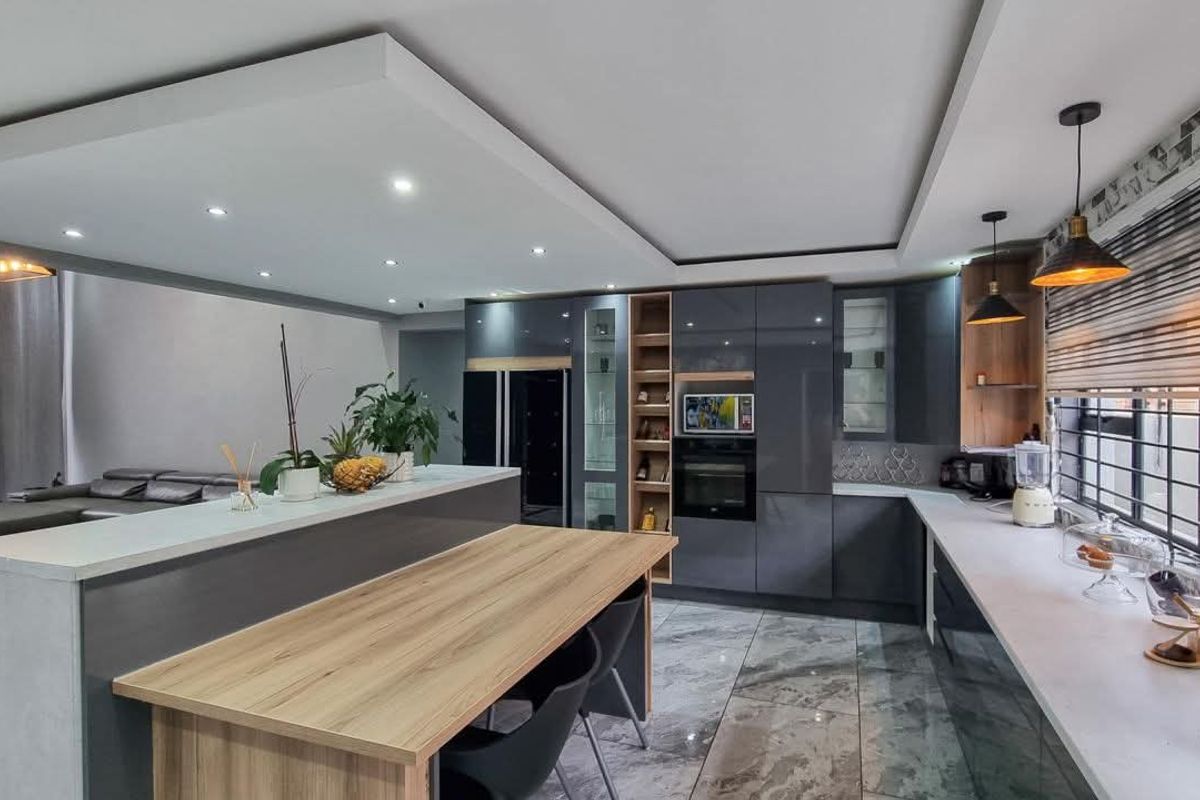 Designed for refined family living! - Photo 5