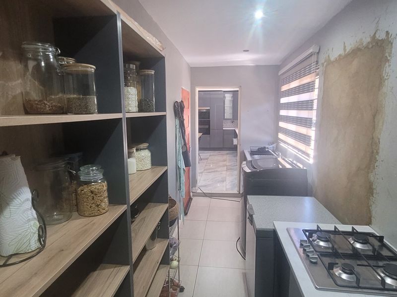 Designed for refined family living! - Photo 7