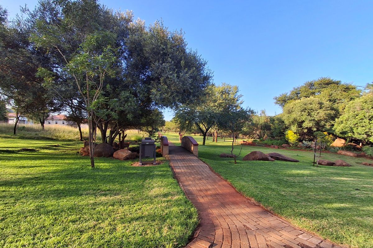 Prime Vacant Stand in Secure Eco Estate – Buffelspoort Lifestyle Living - Photo 3