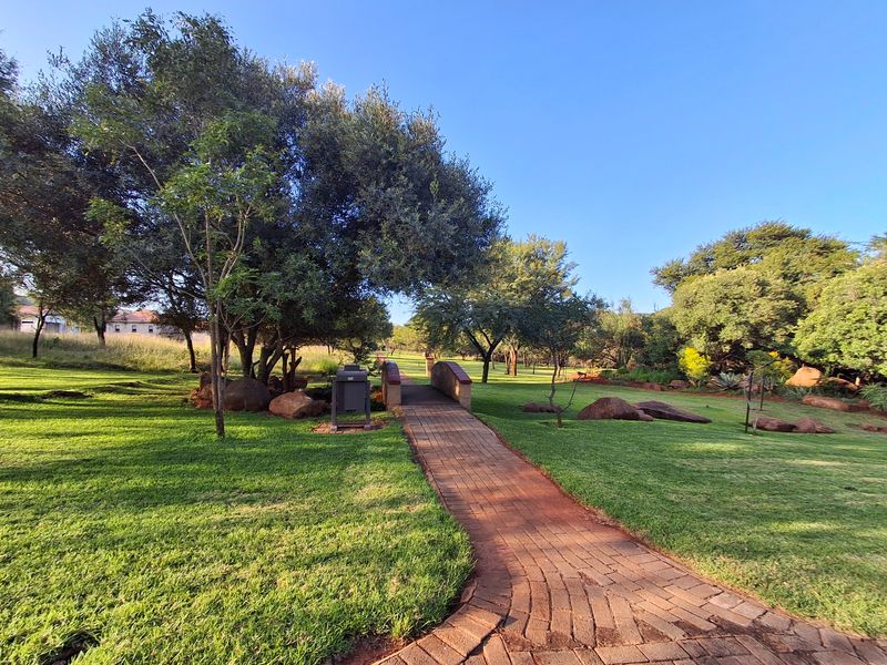 Prime Vacant Stand in Secure Eco Estate – Buffelspoort Lifestyle Living - Photo 3