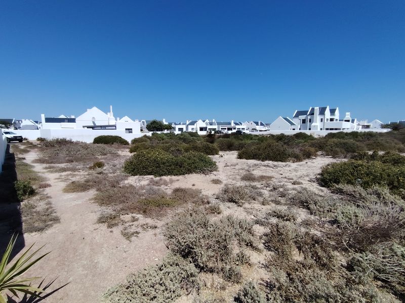 Discover Your Dream Retreat at Britannia Reef Estate - Photo 4