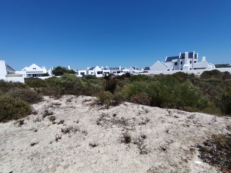 Discover Your Dream Retreat at Britannia Reef Estate - Photo 10