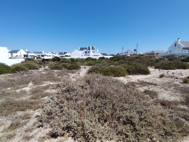 Discover Your Dream Retreat at Britannia Reef Estate - Photo 3