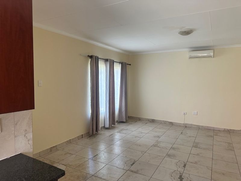 Discover Your Dream Townhouse in Waterval East, Rustenburg! - Photo 6