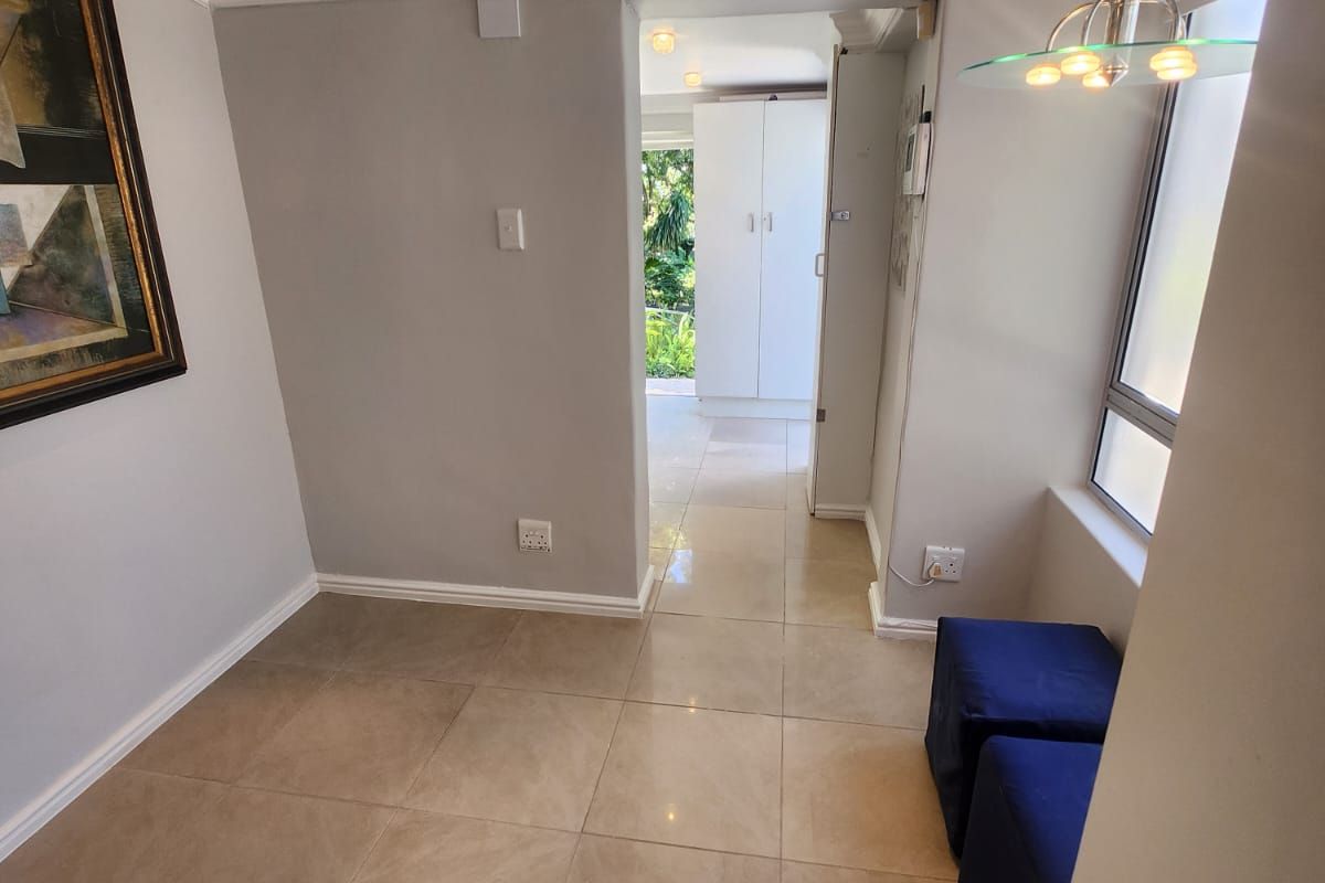 Office Space - Photo 2