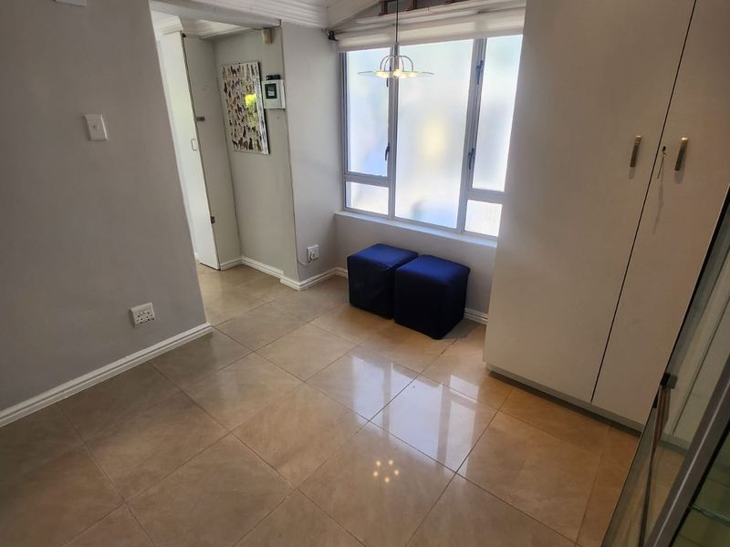 Office Space - Photo 8