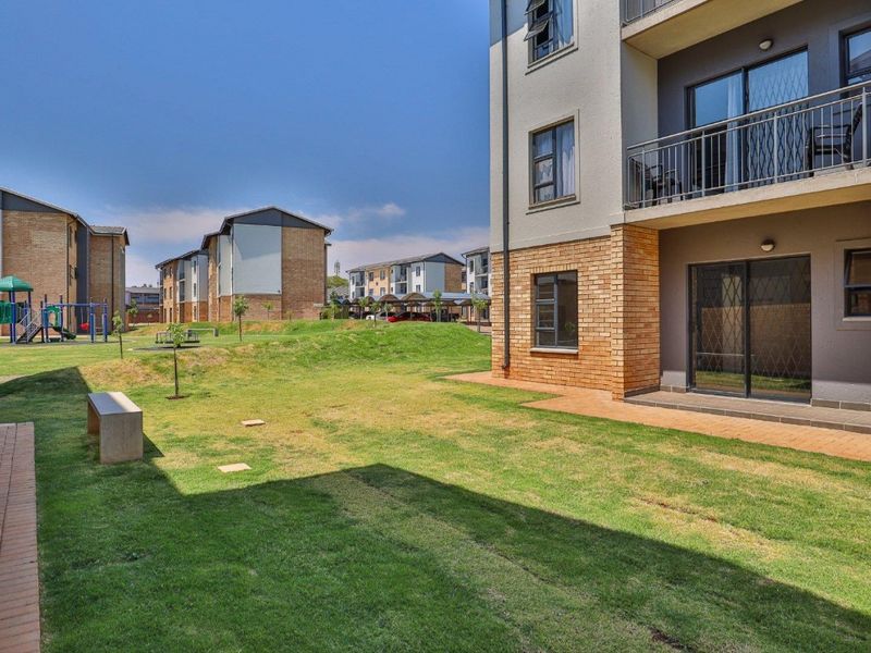 Modern 1-Bedroom First Floor Unit for Sale – Type B2 | 45 sqm | R807,000 - Photo 6