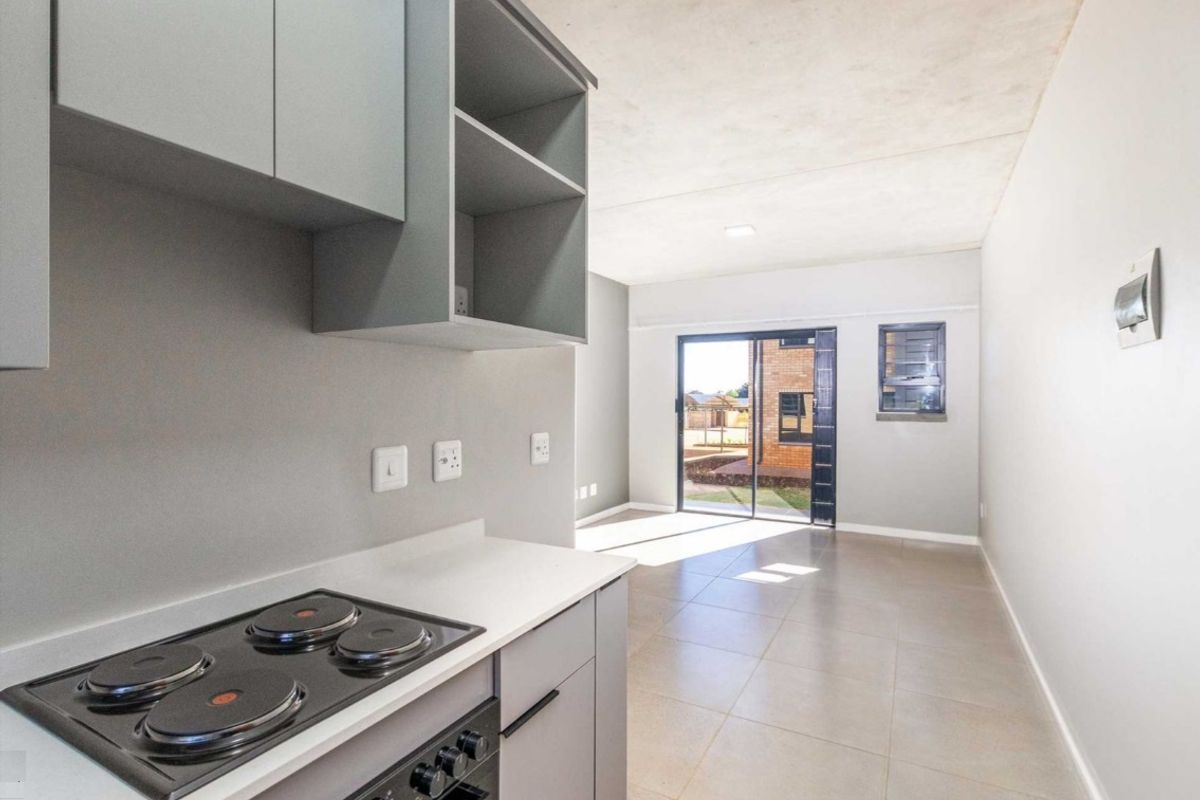 Modern 1-Bedroom First Floor Unit for Sale – Type B2 | 45 sqm | R807,000 - Photo 3