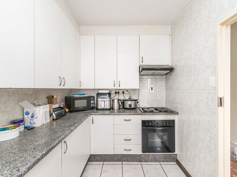 PROPERTY REPORT: 2-BEDROOM APARTMENT – FLORIDA, ROODEPOORT - Photo 4