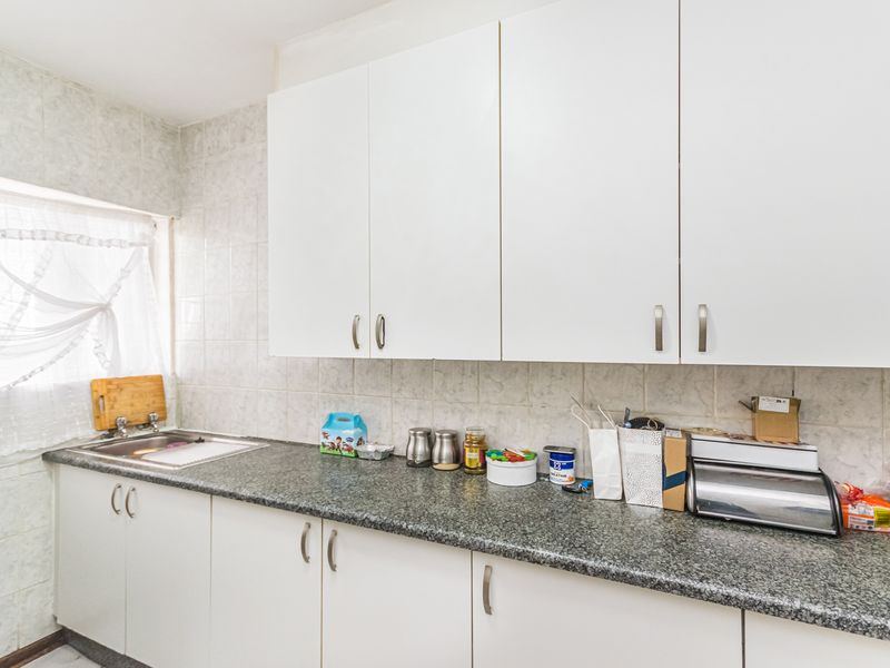 PROPERTY REPORT: 2-BEDROOM APARTMENT – FLORIDA, ROODEPOORT - Photo 3