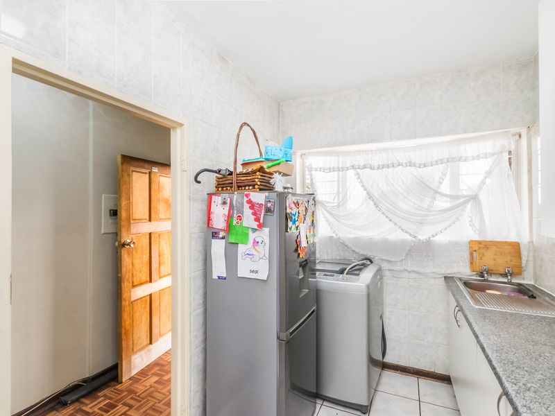 PROPERTY REPORT: 2-BEDROOM APARTMENT – FLORIDA, ROODEPOORT - Photo 6