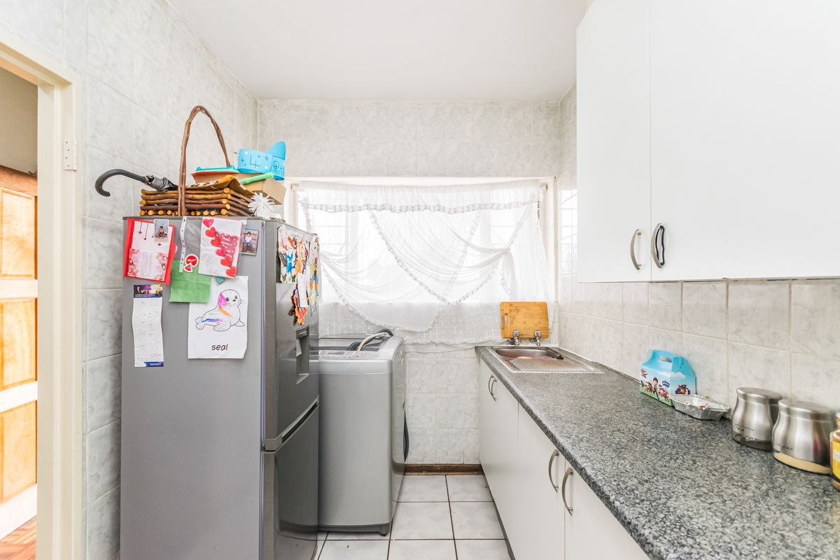 PROPERTY REPORT: 2-BEDROOM APARTMENT – FLORIDA, ROODEPOORT - Photo 5