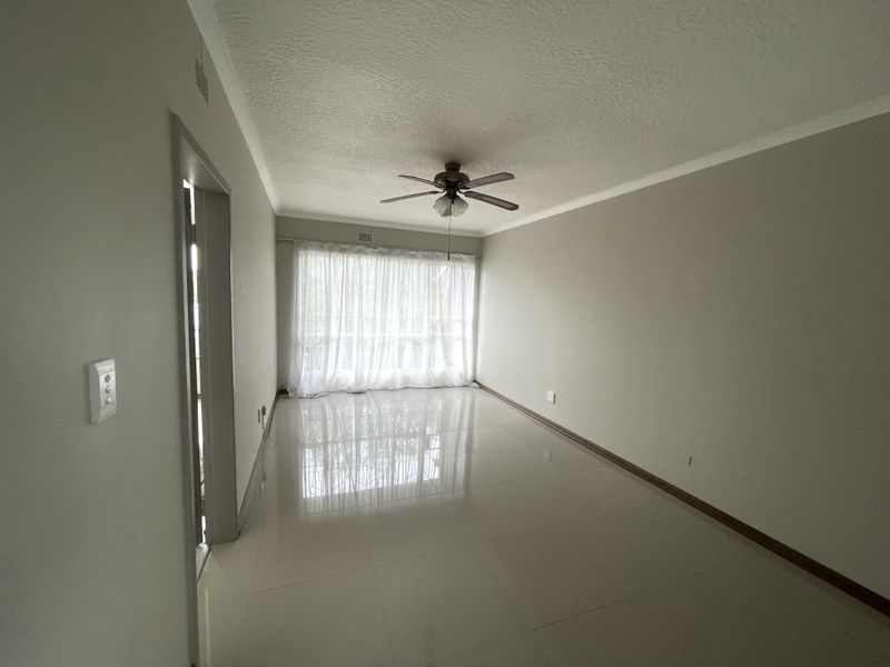 Stylish 1-Bedroom Apartment in a Secure Gated Complex - Photo 2