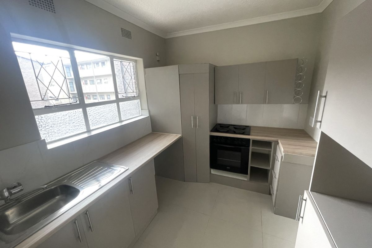 Stylish 1-Bedroom Apartment in a Secure Gated Complex - Photo 3