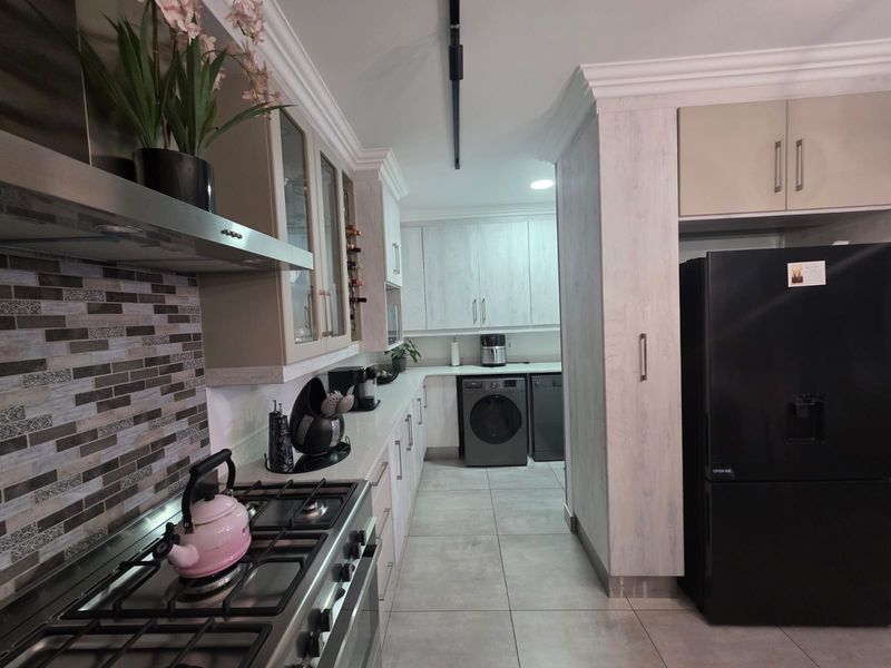 Elegant & Modern Living – 3-Bedroom Cluster - Photo 5