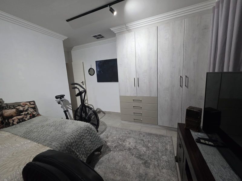 Elegant & Modern Living – 3-Bedroom Cluster - Photo 10