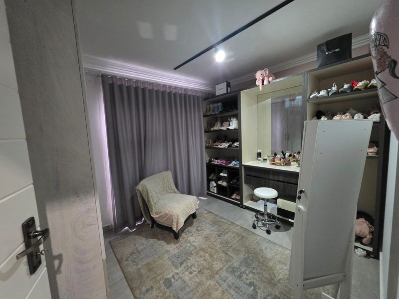 Elegant & Modern Living – 3-Bedroom Cluster - Photo 8