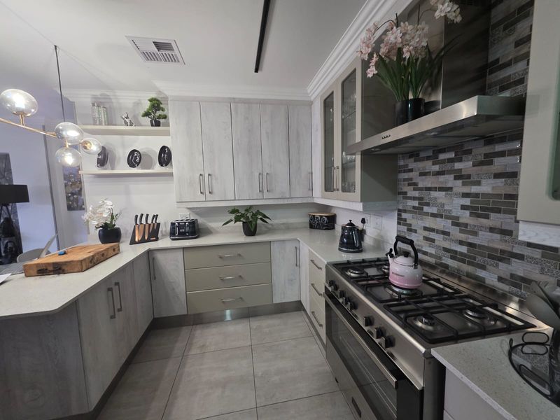 Elegant & Modern Living – 3-Bedroom Cluster - Photo 4