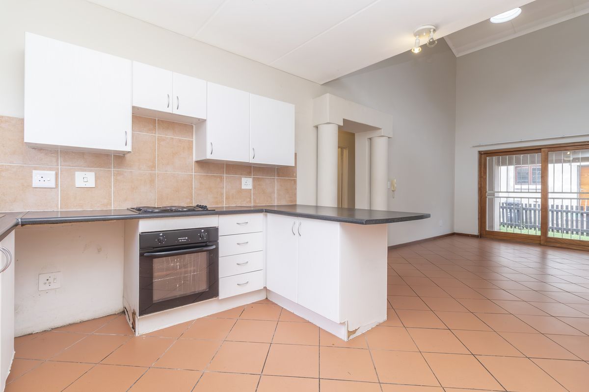 Garden Apartment with a Loft For Sale - Photo 4