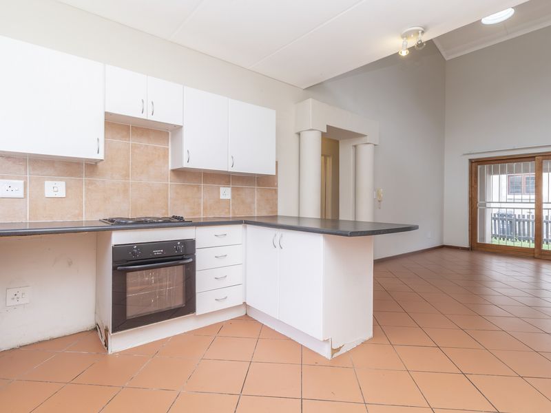 Garden Apartment with a Loft For Sale - Photo 4