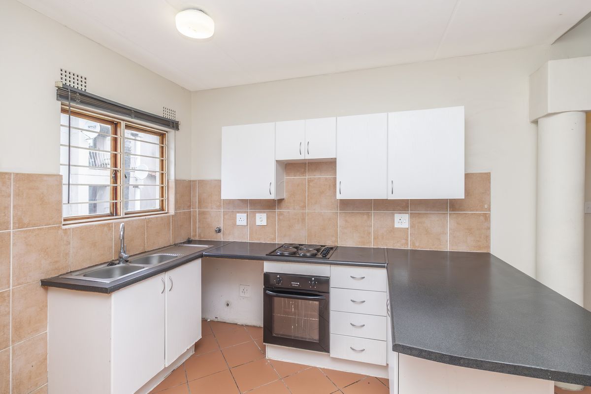 Garden Apartment with a Loft For Sale - Photo 2